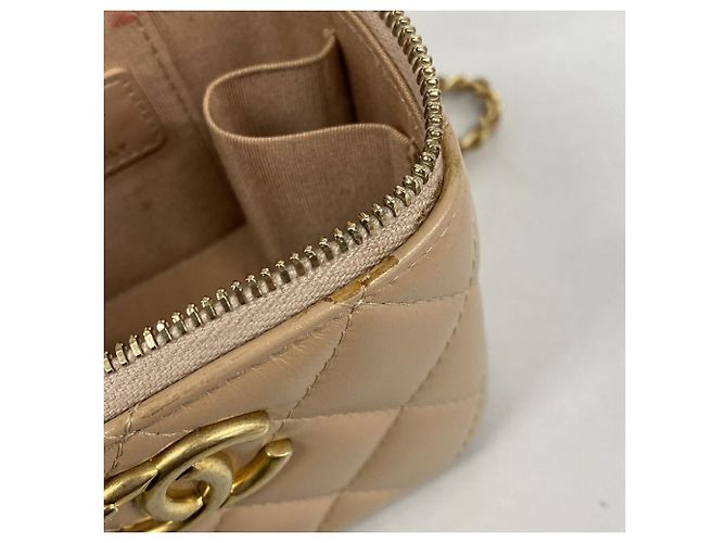 Borsa Vanity con catena Chanel Matelassé Beige - vista 7