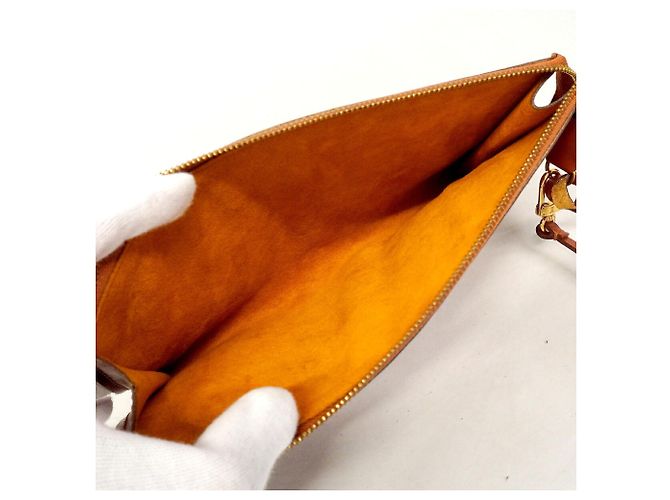 Louis Vuitton Epi Pochette Accessoires Pouch Marrone - vista 3
