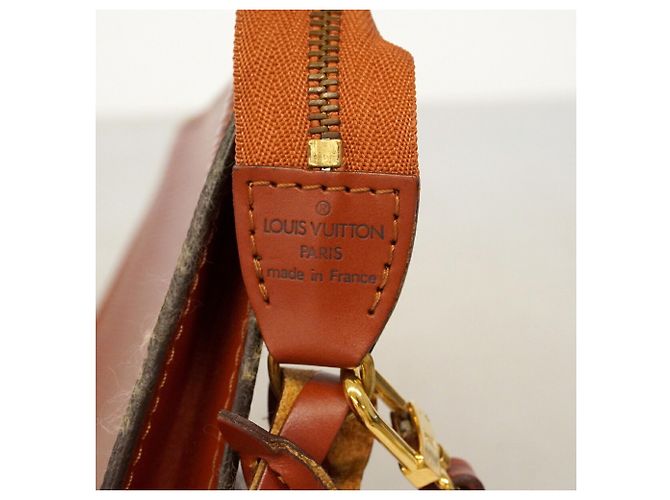 Louis Vuitton Epi Pochette Accessoires Pouch Marrone - vista 4