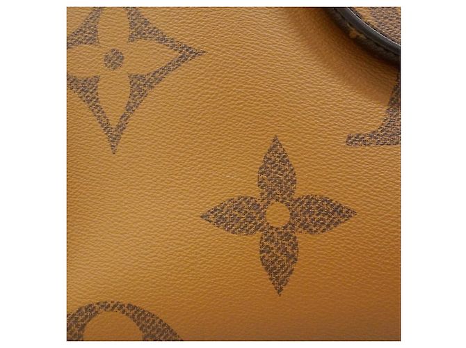 Louis Vuitton Monogram Giant Reverse OnTheGo MM Tote Bag Braun - Ansicht 7