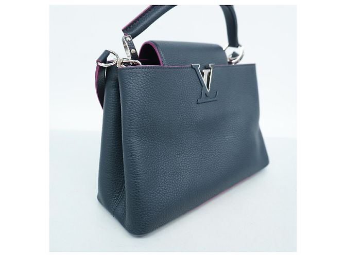 Bolso Louis Vuitton Capucines MM Negro - vista 2