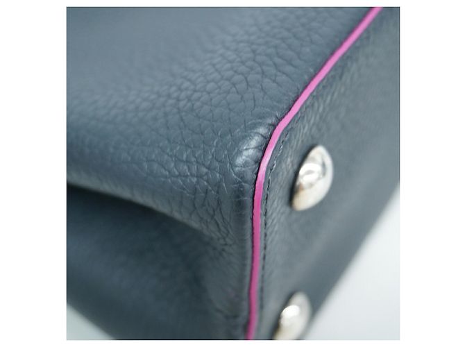 Bolso Louis Vuitton Capucines MM Negro - vista 8