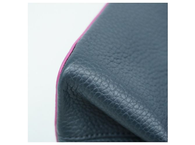 Bolso Louis Vuitton Capucines MM Negro - vista 9