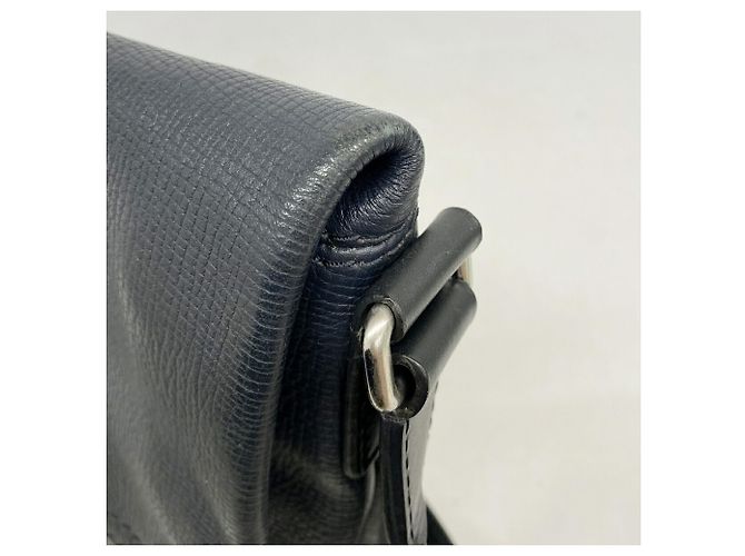 Borsa a tracolla Louis Vuitton Utah Canyon PM Nero - vista 6