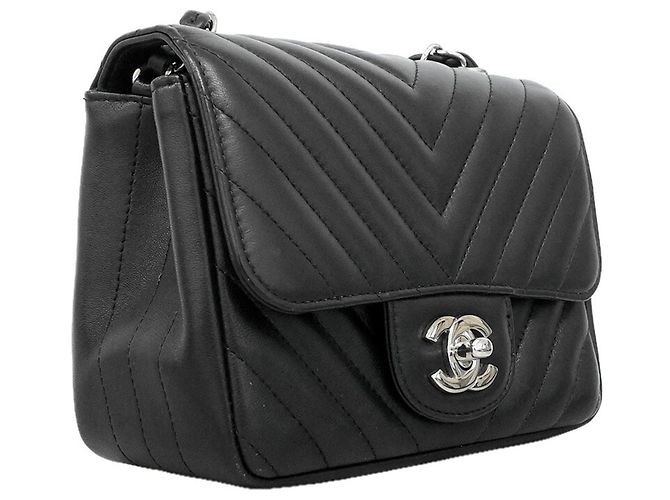 Borsa a tracolla Chanel in pelle d'agnello nera Nero - vista 2
