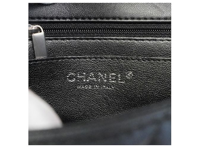 Borsa a tracolla Chanel in pelle d'agnello nera Nero - vista 5