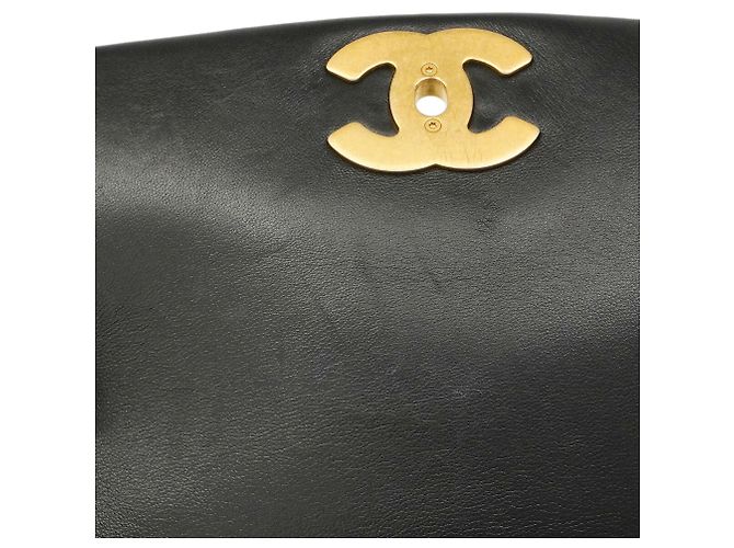 Borsa a tracolla Chanel Matelassé con catena Nero - vista 10