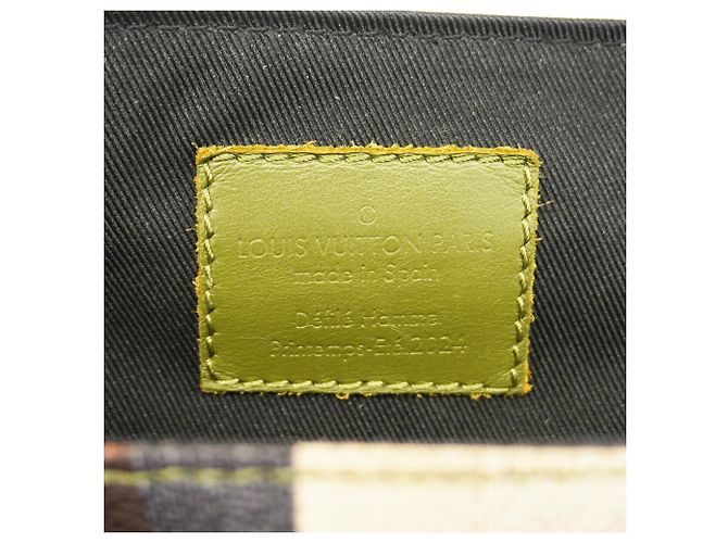 Borsa a tracolla Louis Vuitton Damouflage LV Trail Verde - vista 5