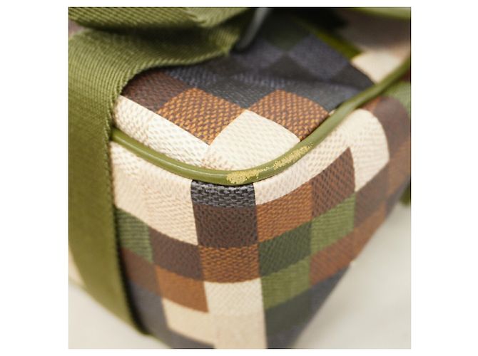 Borsa a tracolla Louis Vuitton Damouflage LV Trail Verde - vista 6