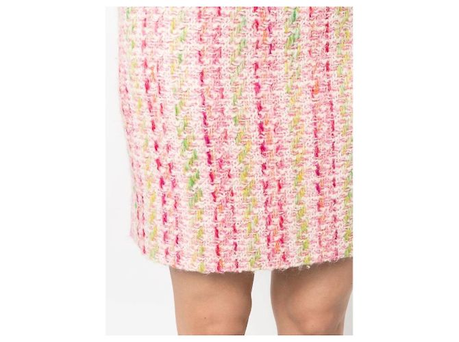 Chanel Rosa Strickwolle Jacke und Seiden Etuikleid Set Pink - Ansicht 3