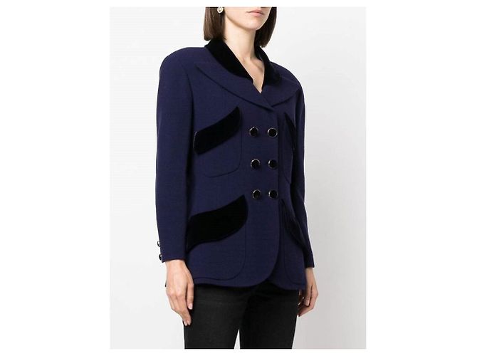 Chanel Wolljacke Lila mit Samt-Details - Ansicht 3