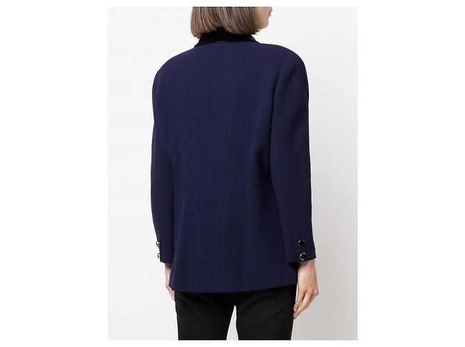 Chanel Wolljacke Lila mit Samt-Details - Ansicht 4