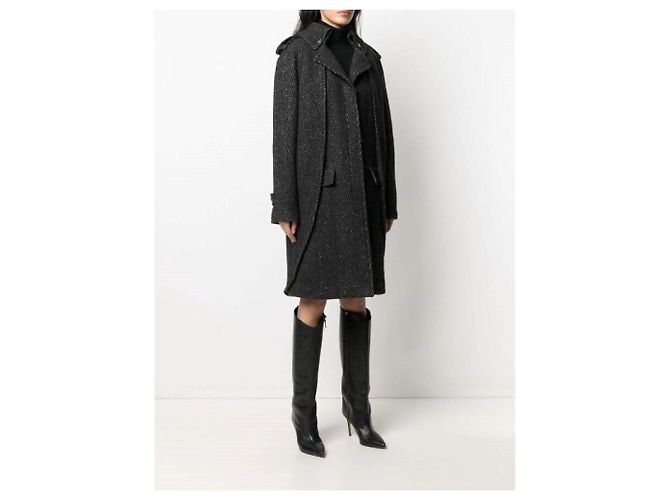 Abrigo Chanel de lana negro con estampado herringbone y capa - vista 4