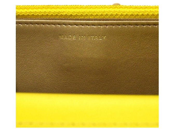 Chanel Pearl Crush Wallet on Chain em pele de cordeiro acolchoada Amarelo - vista 4