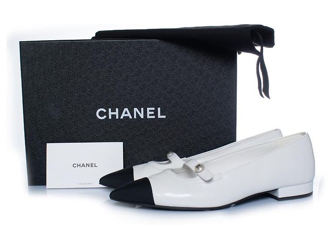 Chanel, ballerine 2024 con cinturino Mary Jane Bianco - vista 8
