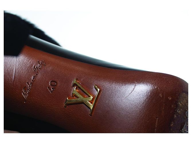 Louis Vuitton, stivaletti in pelle nera lucida Nero - vista 9
