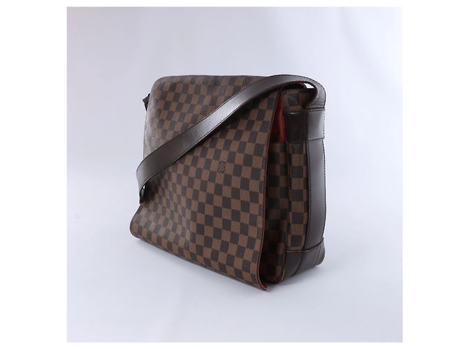 Borsa a tracolla Louis Vuitton Damier Bastille in Brown Rosso - vista 2