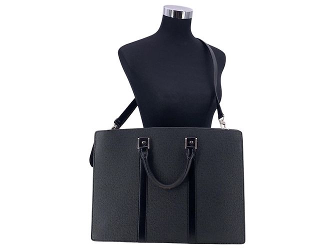 Louis Vuitton Borsa briefcase Lozan in pelle Taiga nera con tracolla Nero - vista 2