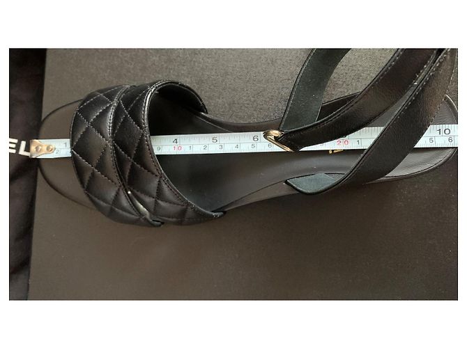 Chanel Sandalen aus Leder mit Karomuster Schwarz - Ansicht 4