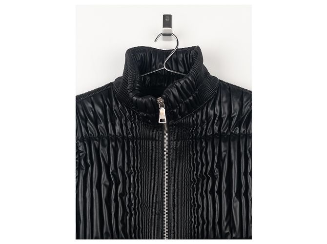 Prada AW08 Wellen-Raffung Kunstleder-Puffermantel - Ansicht 3