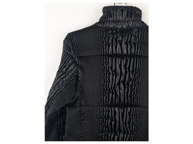 Prada AW08 Wellen-Raffung Kunstleder-Puffermantel - Ansicht 12