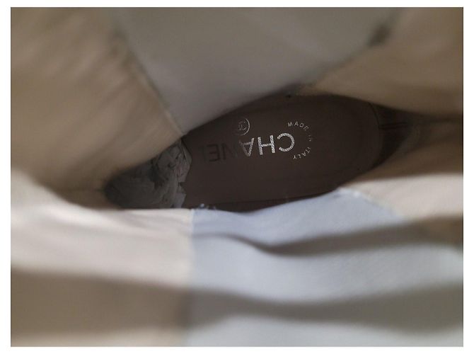 Beige Leder Stiefeletten Chanel Paris-Dallas - Größe 37 Gebraucht - Ansicht 16