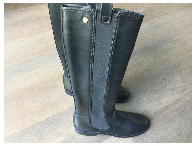 Botas altas Chanel en cuero negro - vista 6