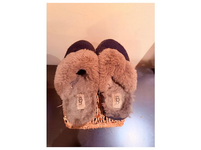 UGG Scuffette II - Pantofole in lana e pelliccia Nero - vista 3