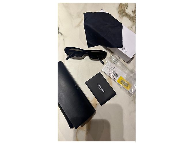 Autre Marque Gafas de sol Saint Laurent SL 537 SHADE 001 Negro - vista 2