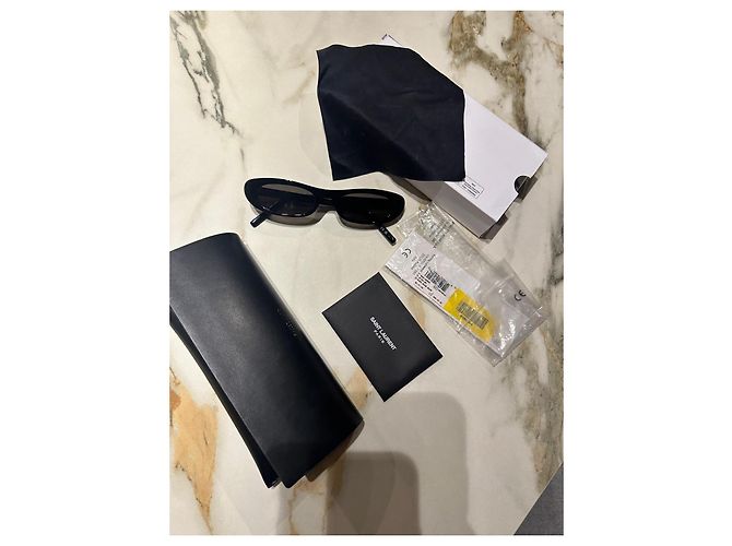 Autre Marque Gafas de sol Saint Laurent SL 537 SHADE 001 Negro - vista 3