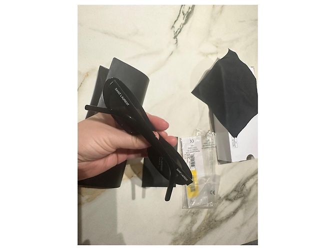 Autre Marque Gafas de sol Saint Laurent SL 537 SHADE 001 Negro - vista 4