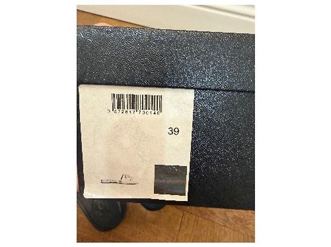 Chanel Ciabatte in pelle con decorazioni CC Nero - vista 7