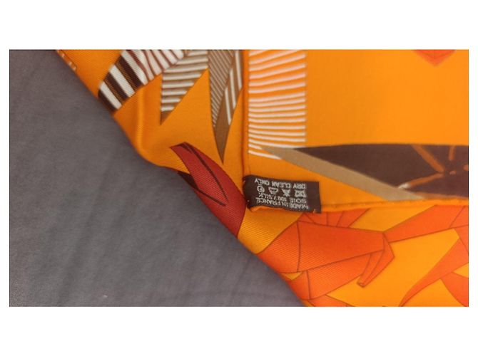 Hermès Cocotte de soie Seidentuch - Orange Origami Braun Weiß Metallisch - Ansicht 5