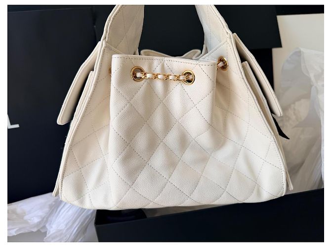 Chanel 19 Chanel 25 Sac Seau Cuir Caviar Blanc - vue 9