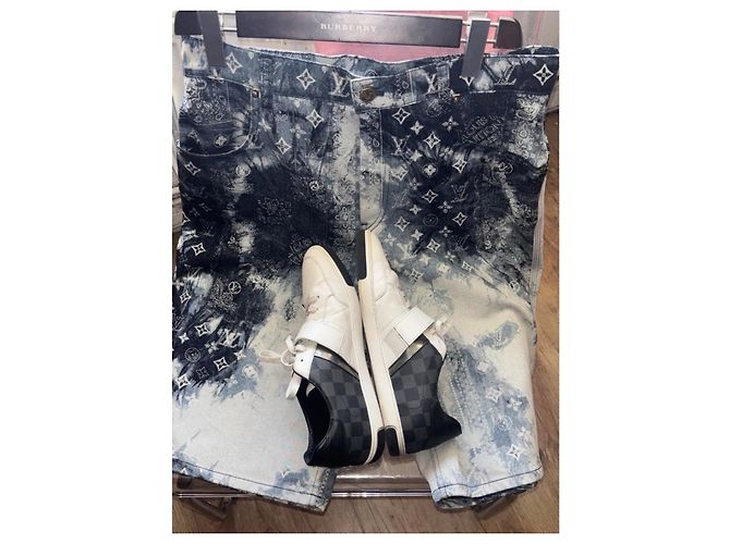 Louis Vuitton Sneakers Nero Bianco - vista 3