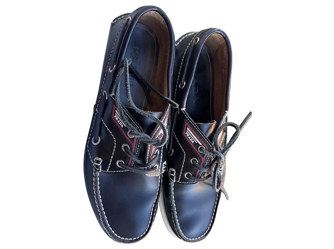 Prada Schwarze Leder-Bootsschuhe - Ansicht 2