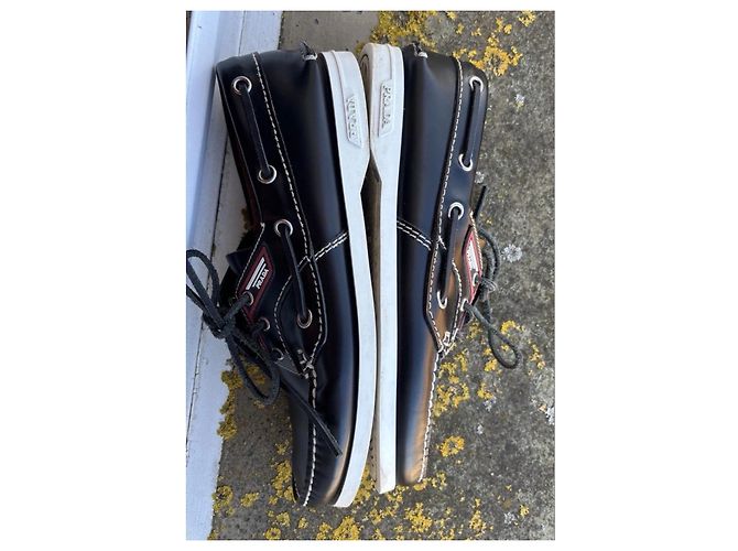 Prada Schwarze Leder-Bootsschuhe - Ansicht 4