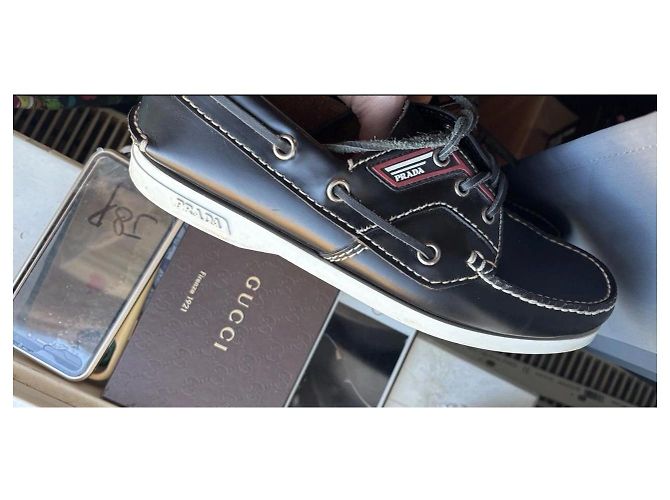 Prada Schwarze Leder-Bootsschuhe - Ansicht 6