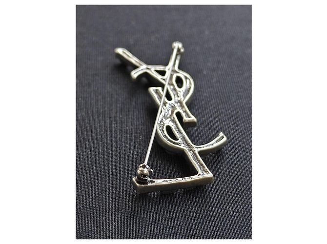 Spilla Yves Saint Laurent Cassandre effetto coccodrillo Silver hardware - vista 4