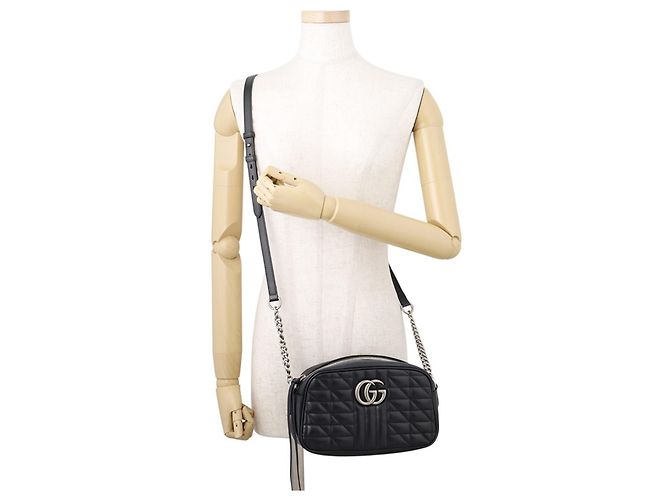 Borsa a tracolla con catena Gucci GG Marmont Matelassé Small Nero - vista 4