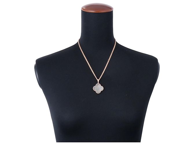 Van Cleef & Arpels Collar Largo Magic Alhambra Castaño Dorado - vista 5
