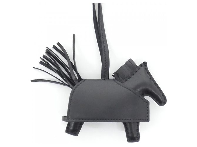 Hermès Hermes Rodeo Robeo Lock PM Handbag Charm Nero - vista 3