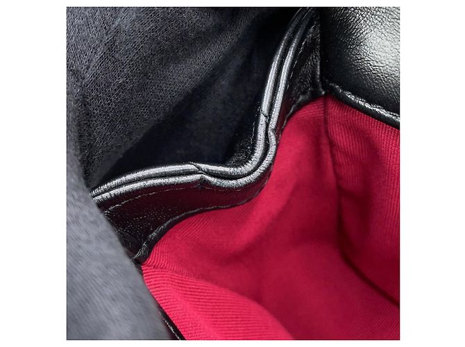 Borsa a tracolla con catena Chanel Black Matelassé Nero - vista 13