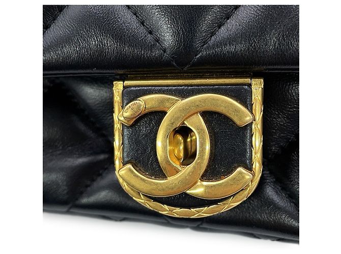Borsa a tracolla con catena Chanel Black Matelassé Nero - vista 14