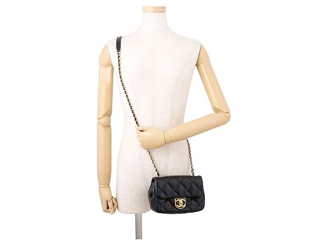 Borsa a tracolla con catena Chanel Black Matelassé Nero - vista 4
