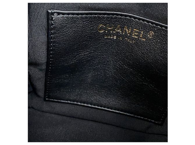 Chanel Matelassé Rucksack aus schwarzem Leder - Ansicht 10