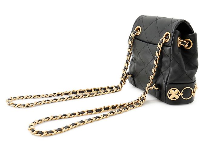 Chanel Matelassé Rucksack aus schwarzem Leder - Ansicht 2
