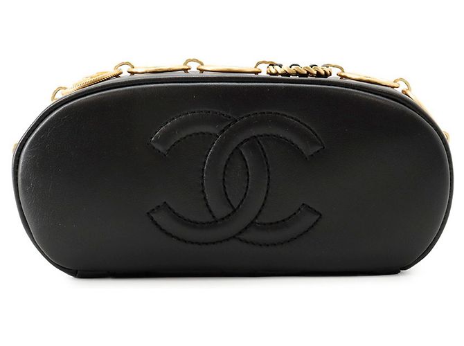 Chanel Matelassé Rucksack aus schwarzem Leder - Ansicht 3