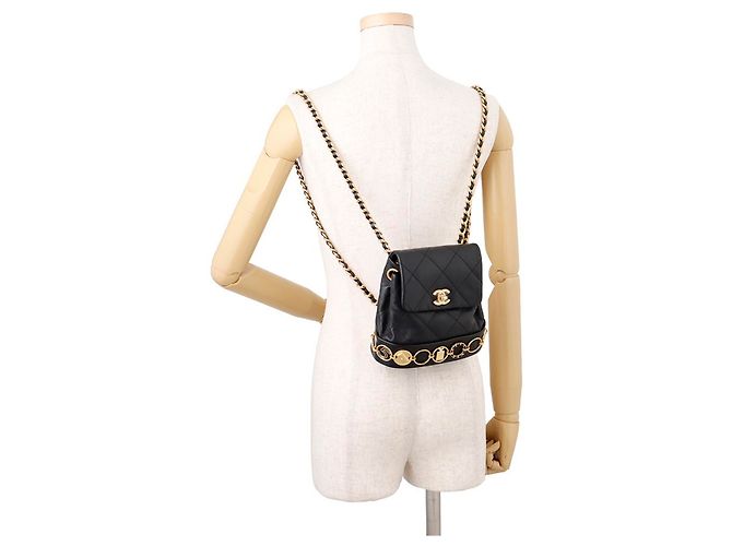 Chanel Matelassé Rucksack aus schwarzem Leder - Ansicht 4