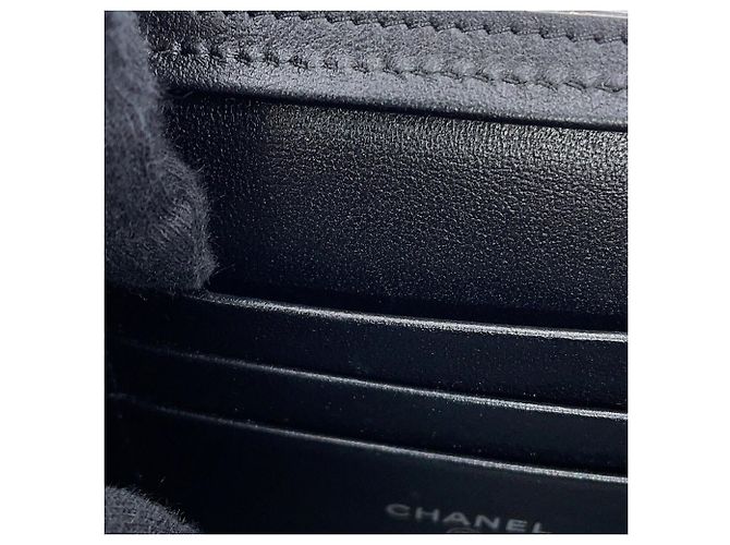Borsa a tracolla con catena Chanel Matelassé Nero - vista 13